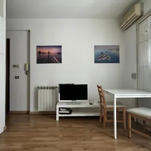Casa Carolina, A 20 Metri Dal Mare In Pieno Centro Aci Castello