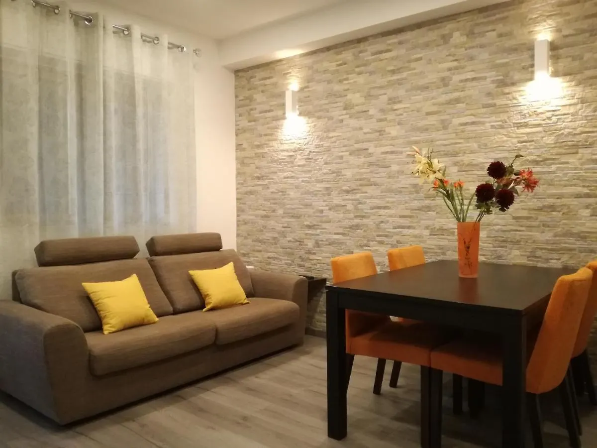 Appartamento La casa di Ale Aci Castello Italia